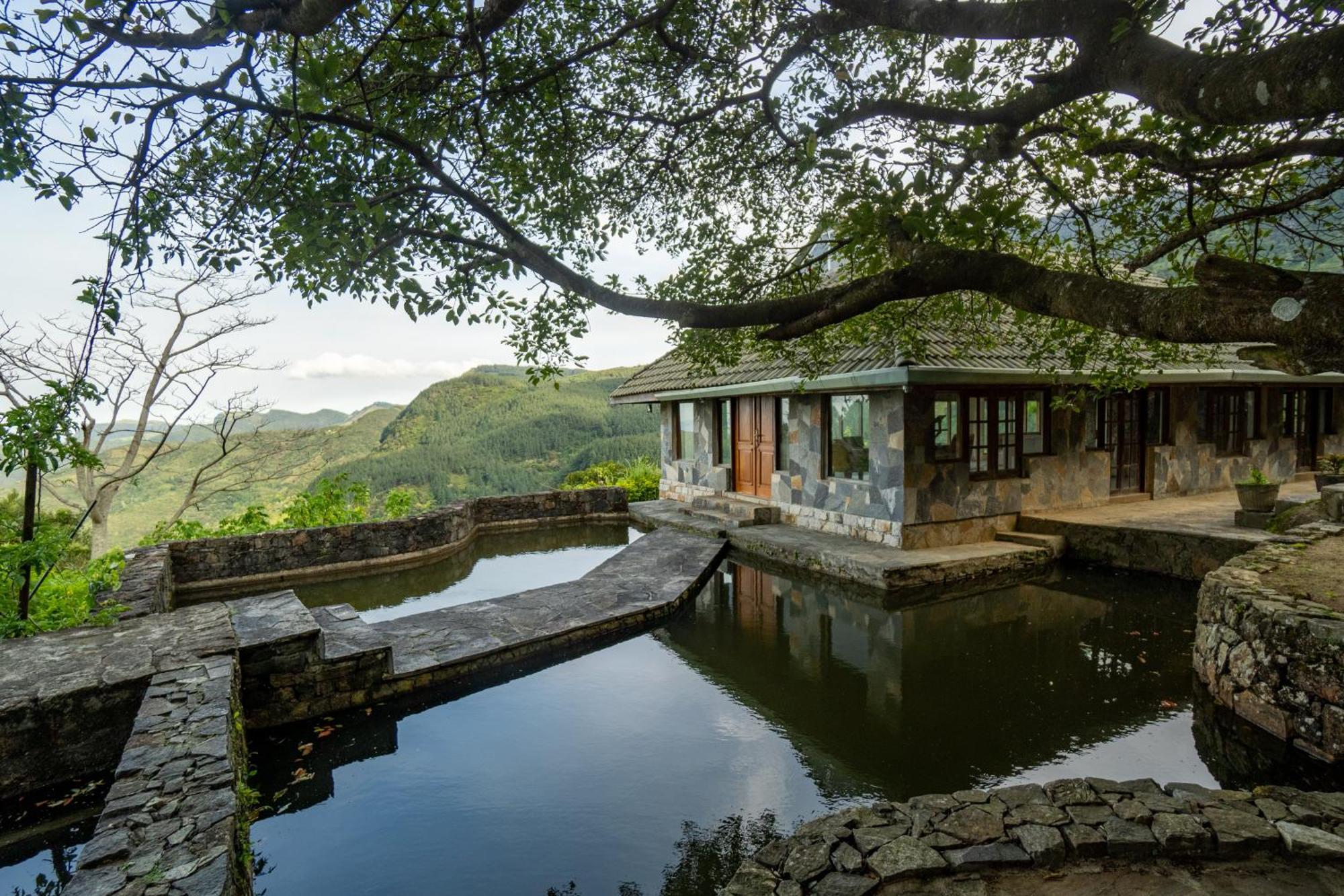 Shanthi Uyana Kandy Exterior photo
