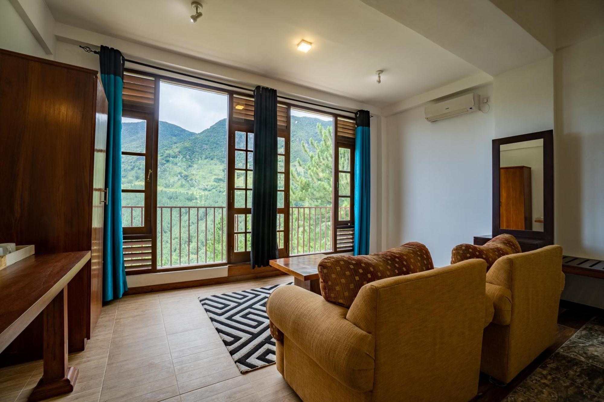 Shanthi Uyana Kandy Exterior photo